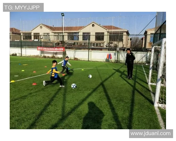 与足球明星互动的短视频平台让你零距离接触偶像的精彩瞬间